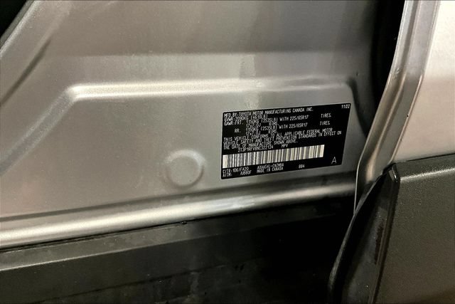 Used 2022 Toyota RAV4 XLE AWD/4WD image 19