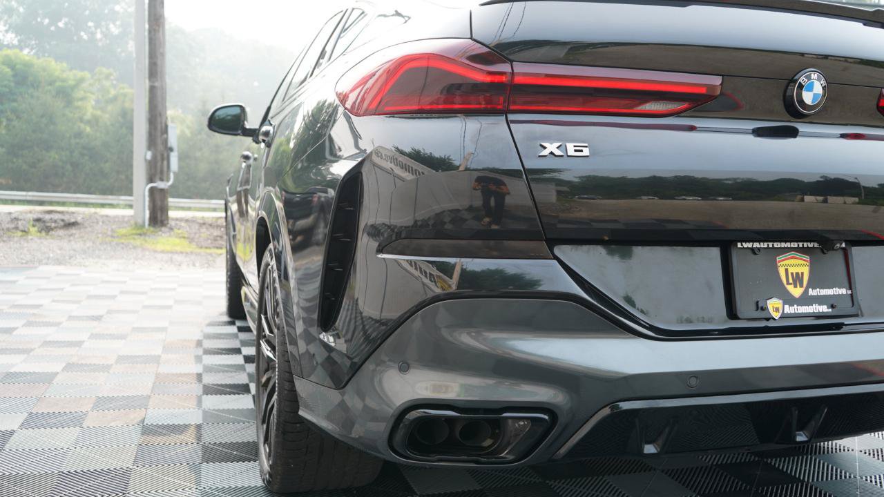 Used 2021 BMW X6 M50i w/ Executive Package AWD/4WD image 32