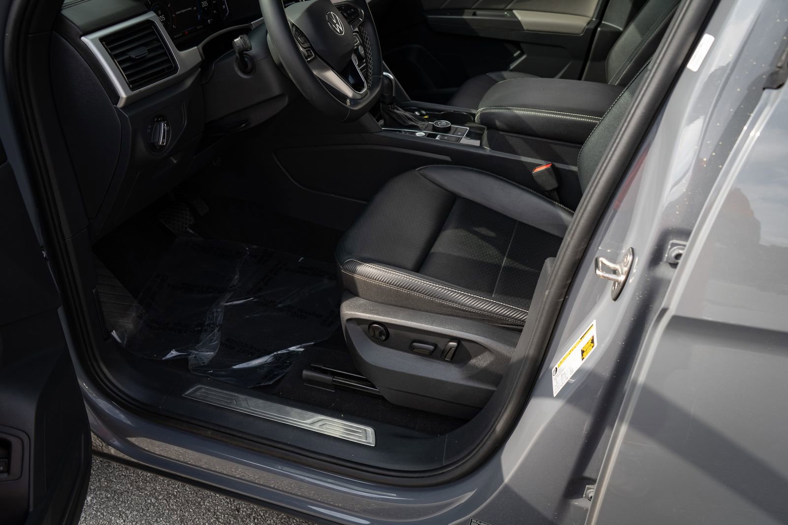 Used 2022 Volkswagen Atlas Cross Sport SE AWD/4WD image 17