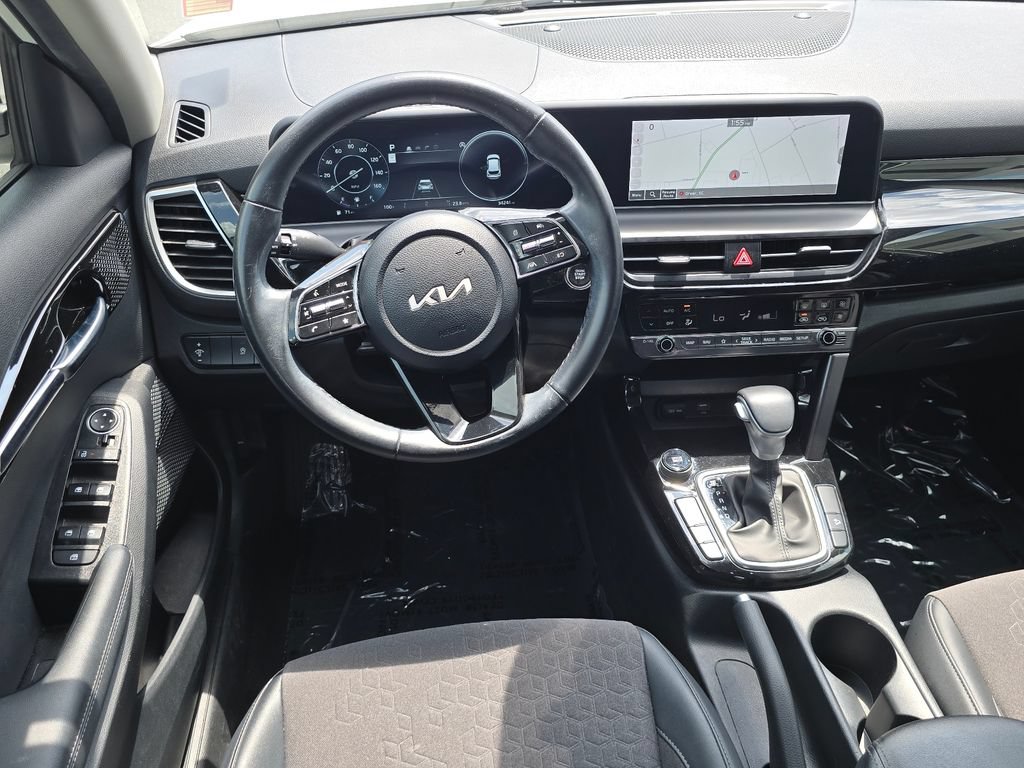 Used 2024 Kia Seltos S FWD image 11