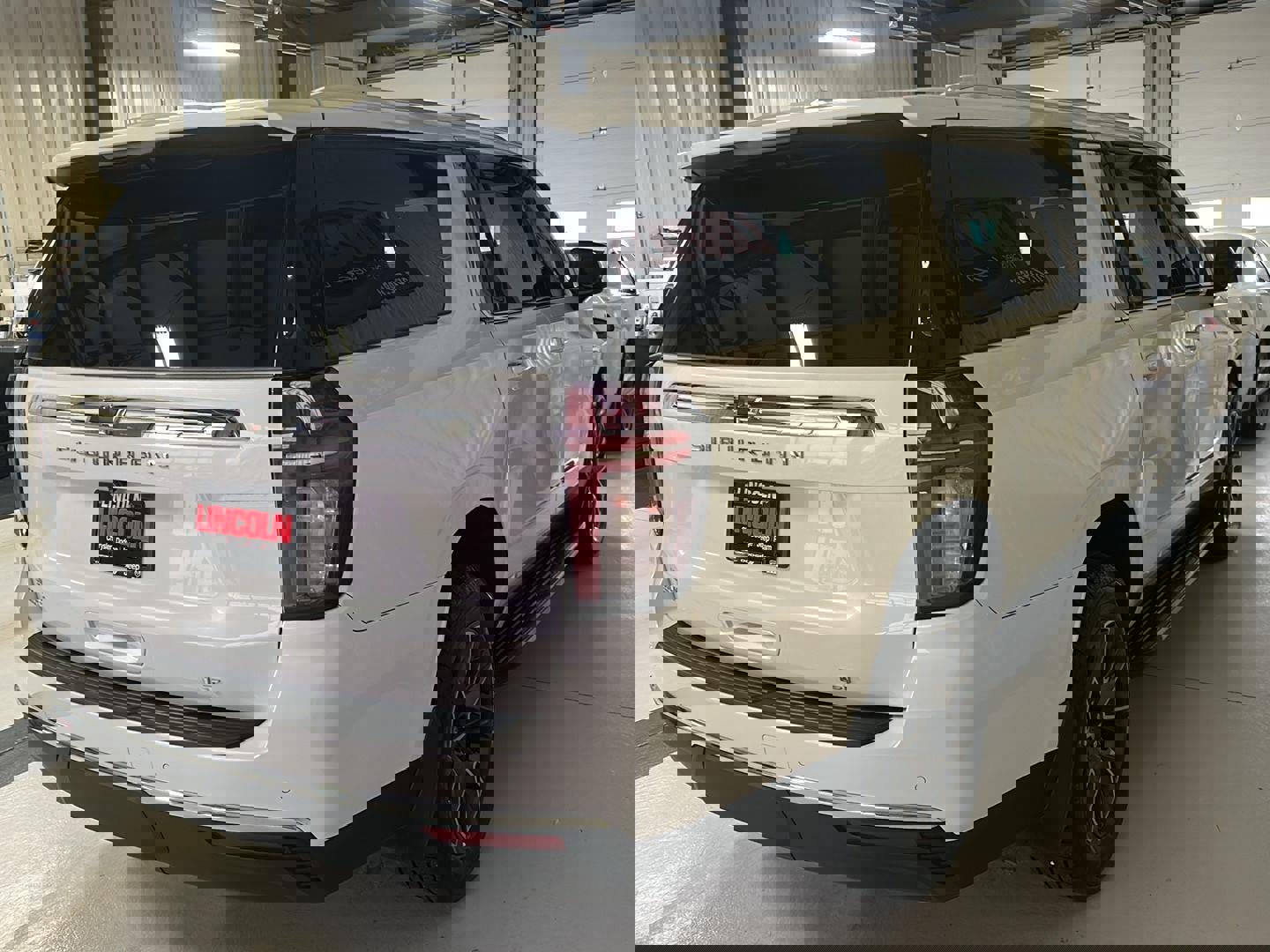 Used 2022 Chevrolet Suburban LT w/ Luxury Package image 4