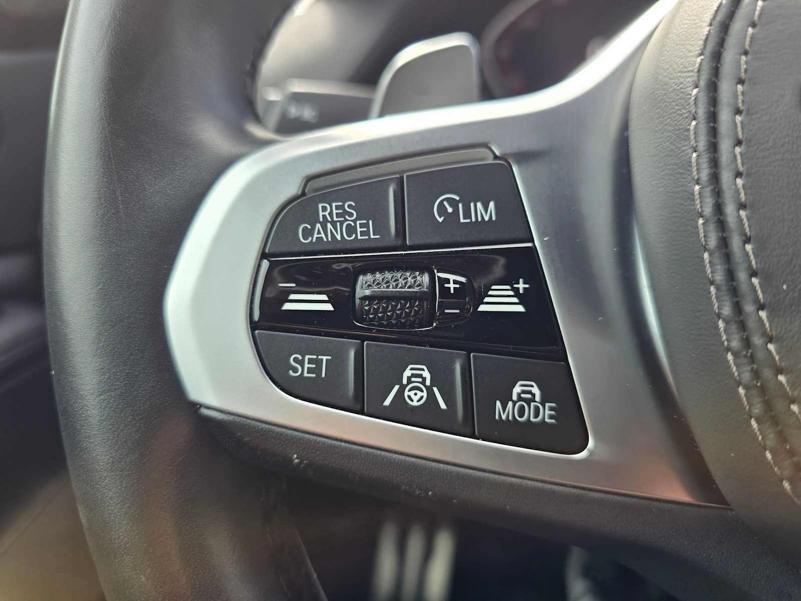 Used 2019 BMW X5 xDrive40i w/ M Sport Package AWD/4WD image 33