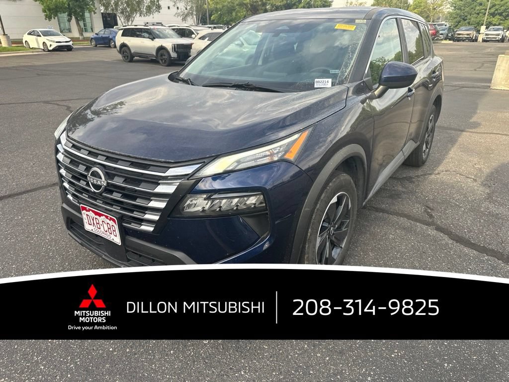 Used 2025 Nissan Rogue SV AWD/4WD image 14