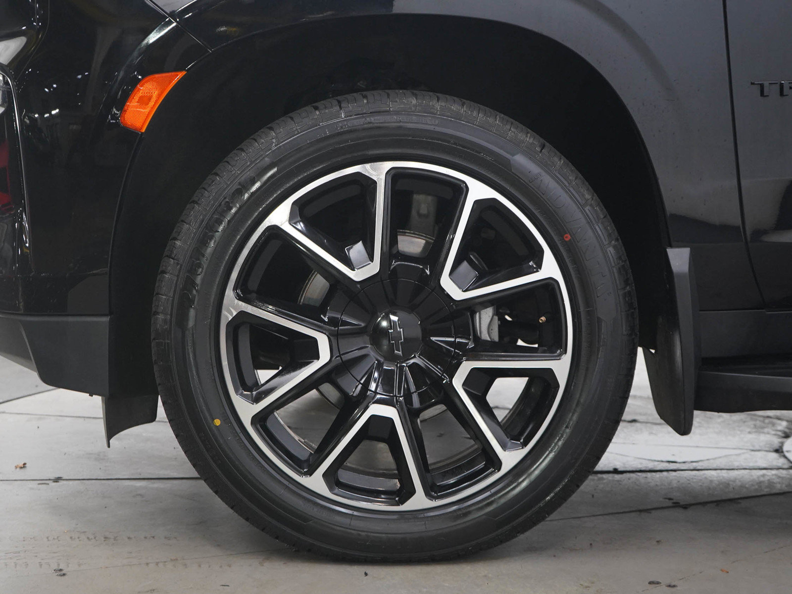 Used 2022 Chevrolet Tahoe RST w/ Sport Performance Package AWD/4WD image 32
