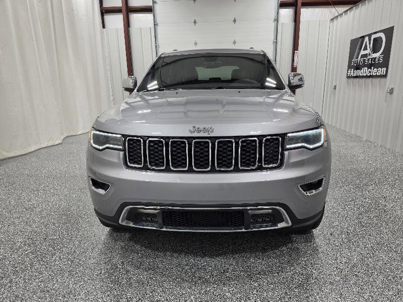 Used 2018 Jeep Grand Cherokee Limited w/ Luxury Group II image 3