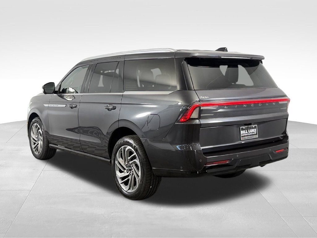 Used 2025 Lincoln Navigator Reserve AWD/4WD image 9