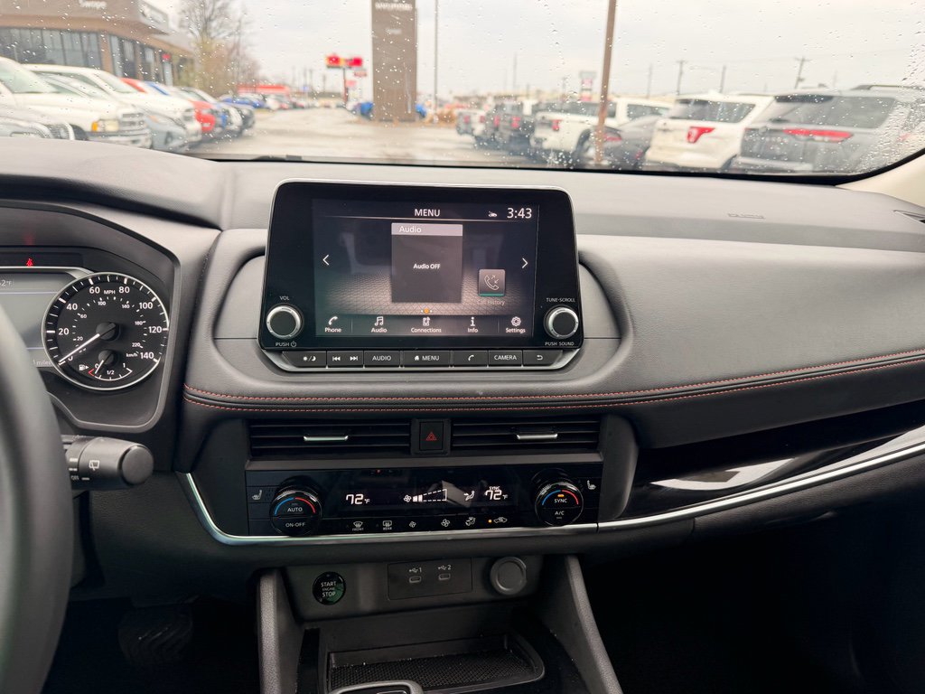 Used 2025 Nissan Rogue SV image 11