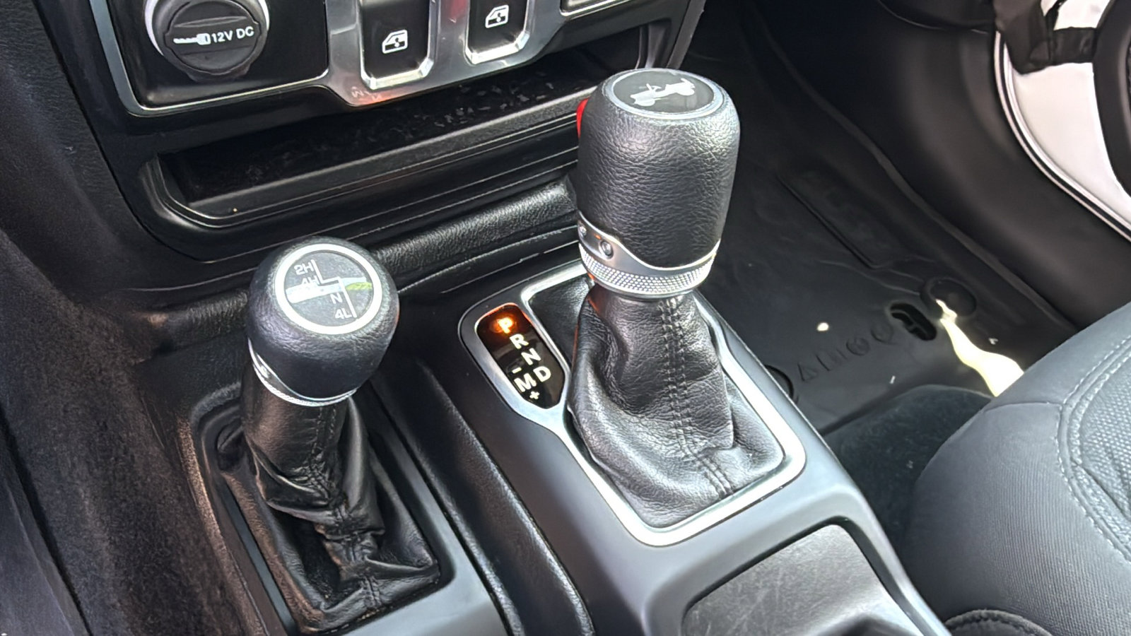 Used 2022 Jeep Wrangler Sport AWD/4WD image 22