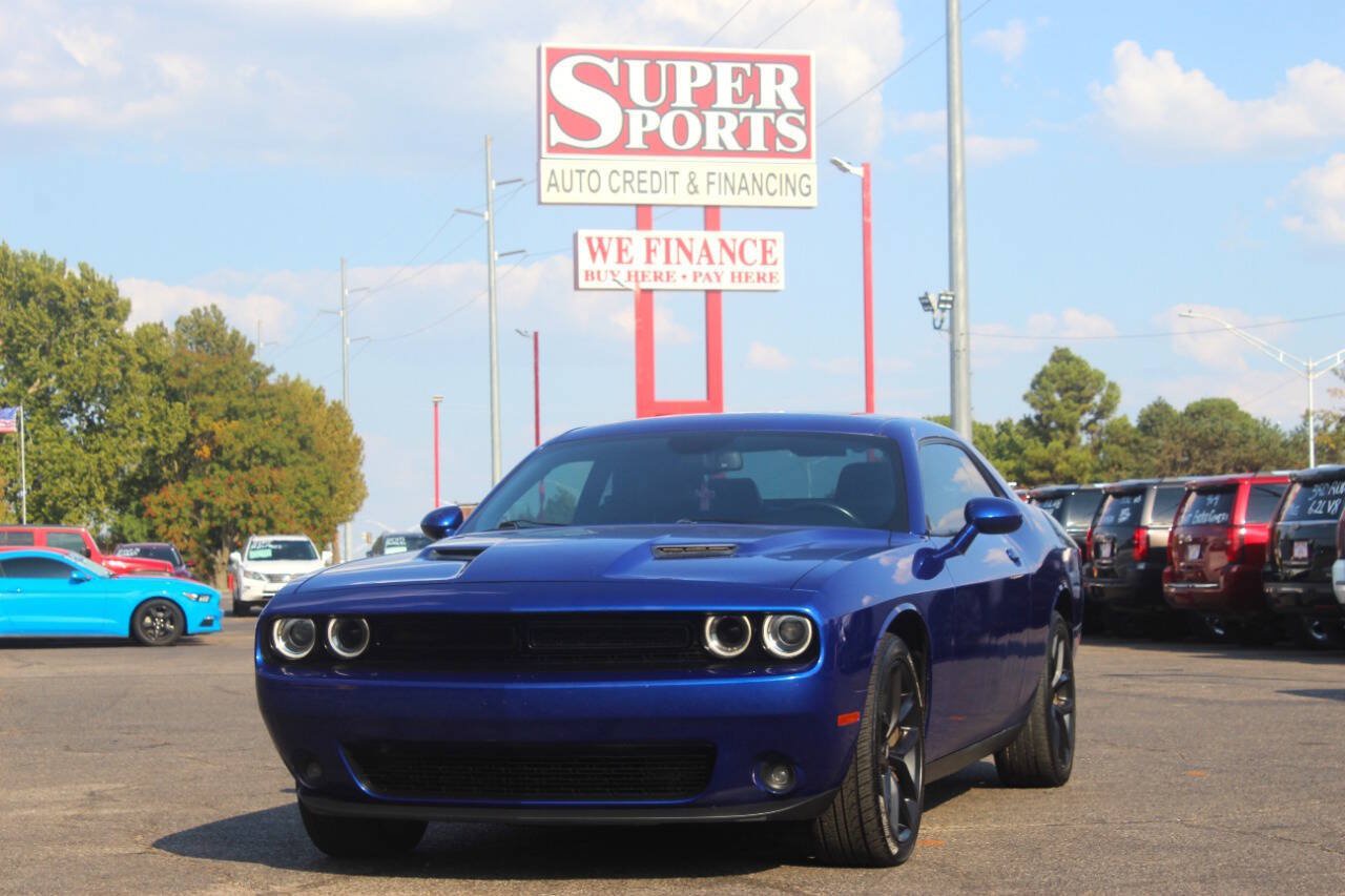 Used 2022 Dodge Challenger SXT w/ Plus Package RWD image 6