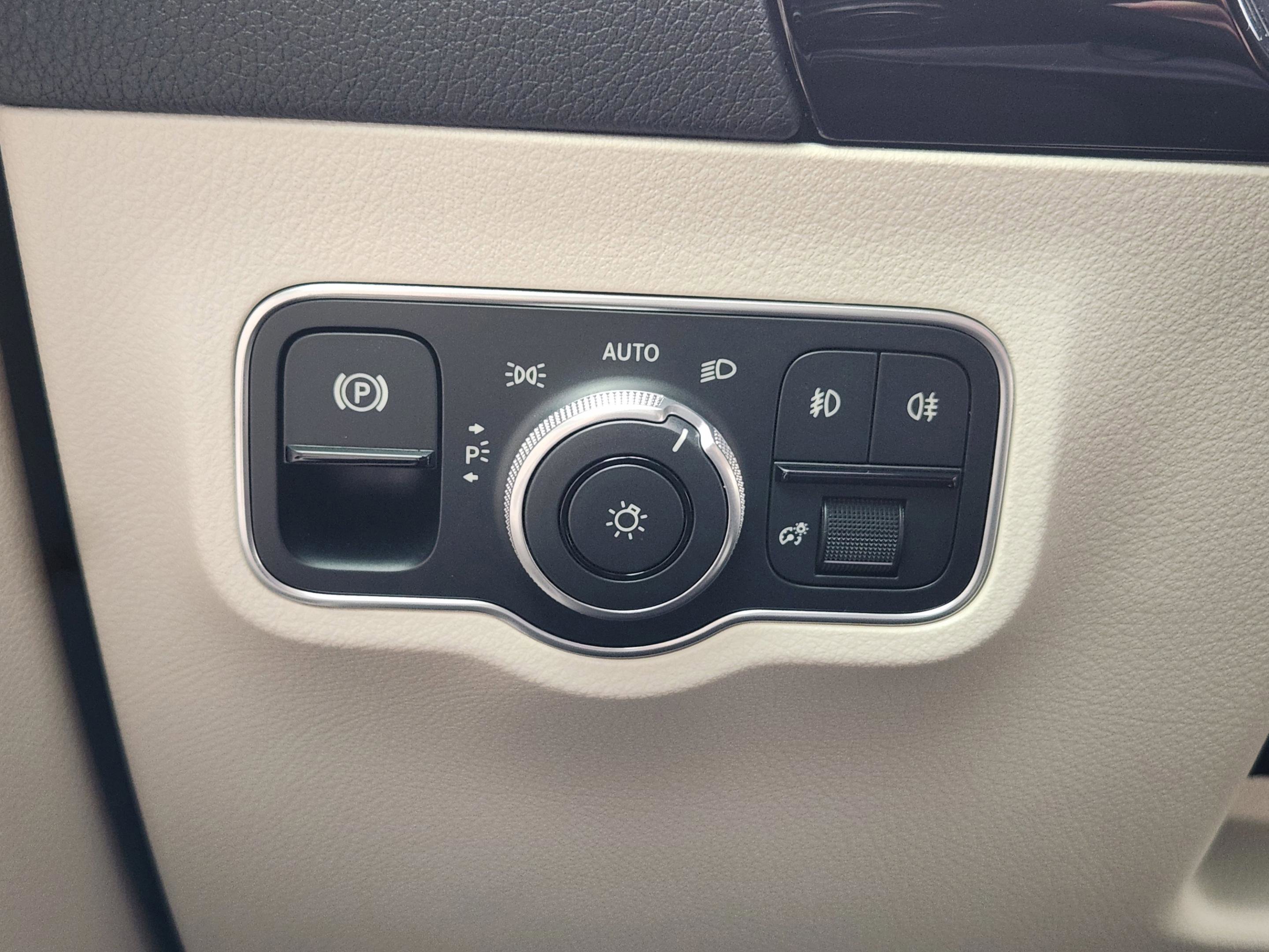 Used 2025 Mercedes-Benz GLA 250 image 14