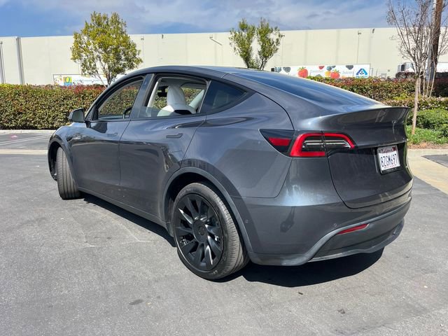 Used 2022 Tesla Model Y Long Range image 5