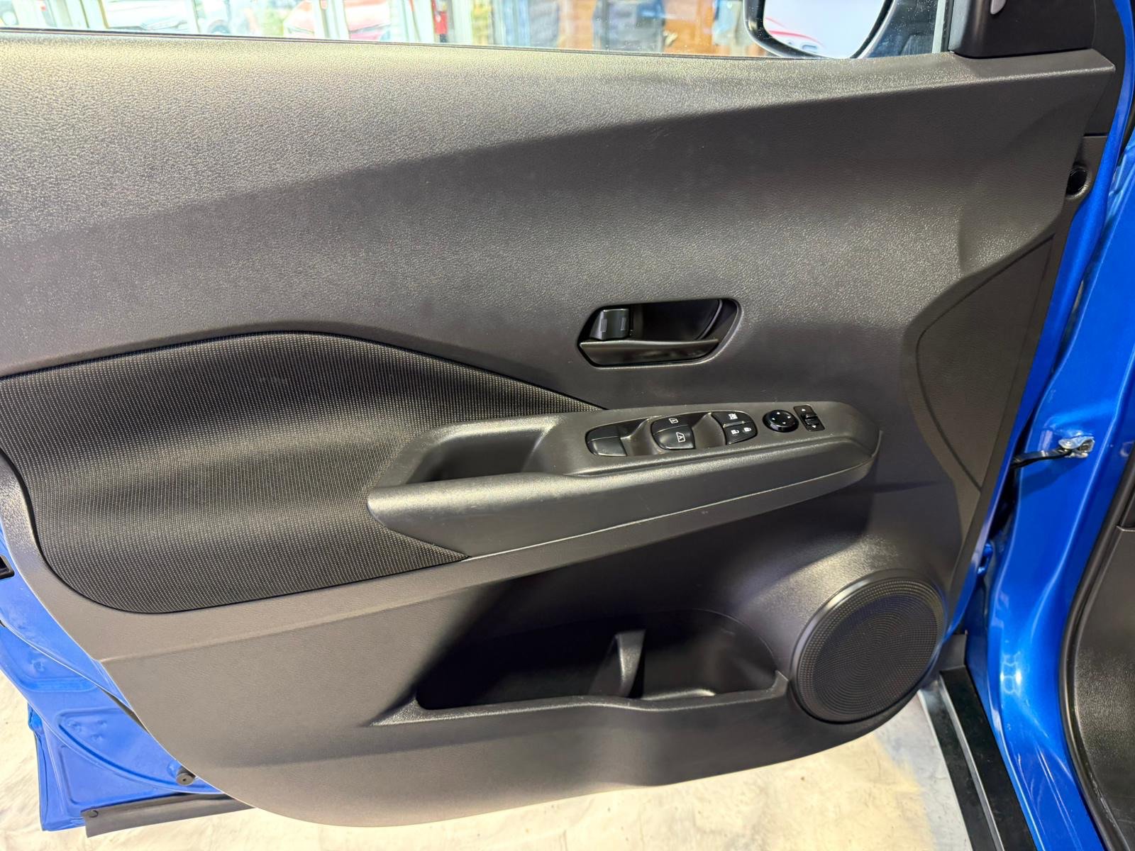 Used 2021 Nissan Kicks S image 7