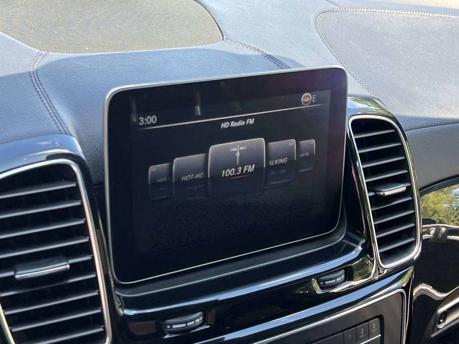Used 2017 Mercedes-Benz GLS 450 4MATIC image 23