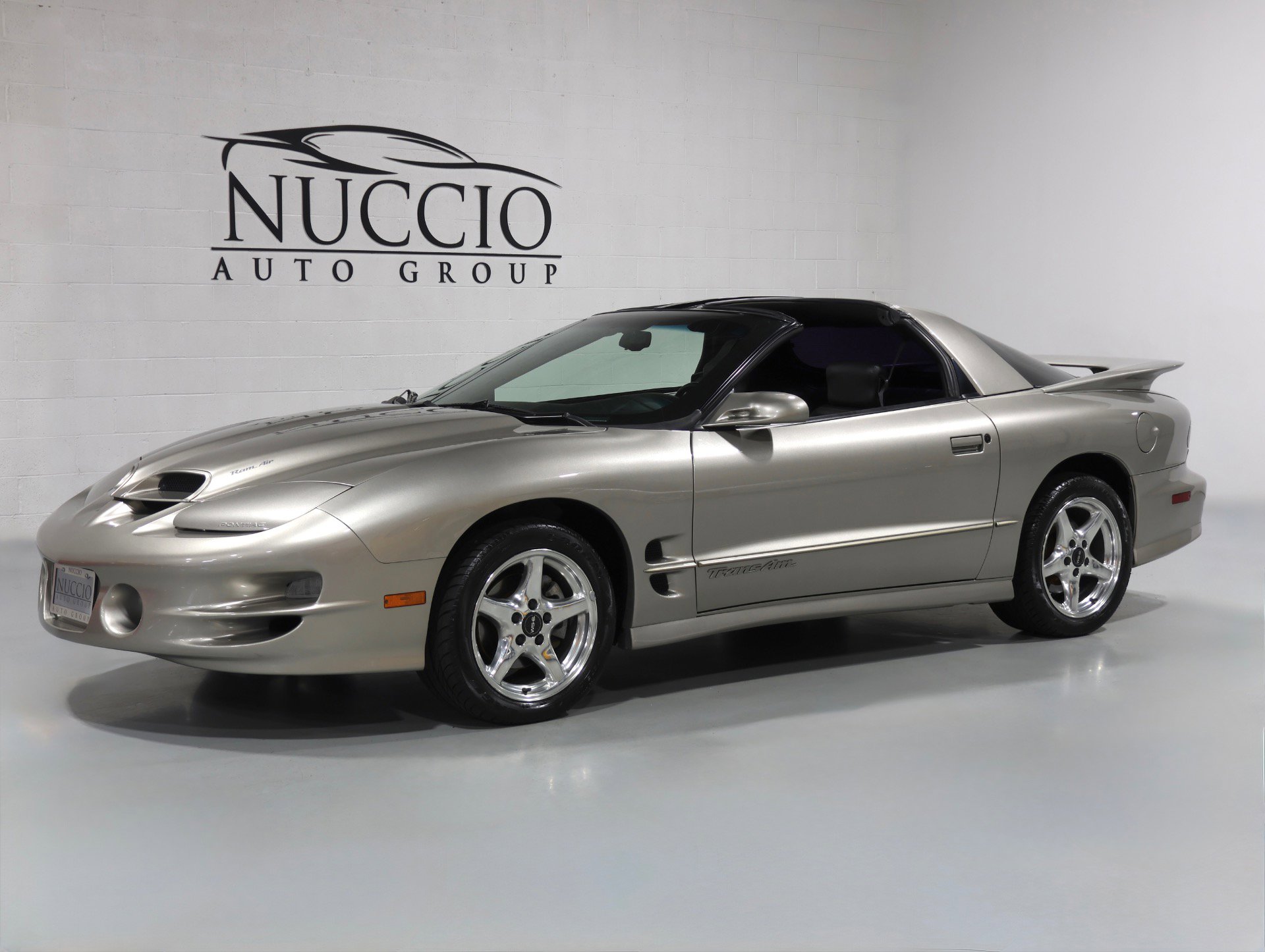 Used 2000 Pontiac Firebird Formula RWD image 32