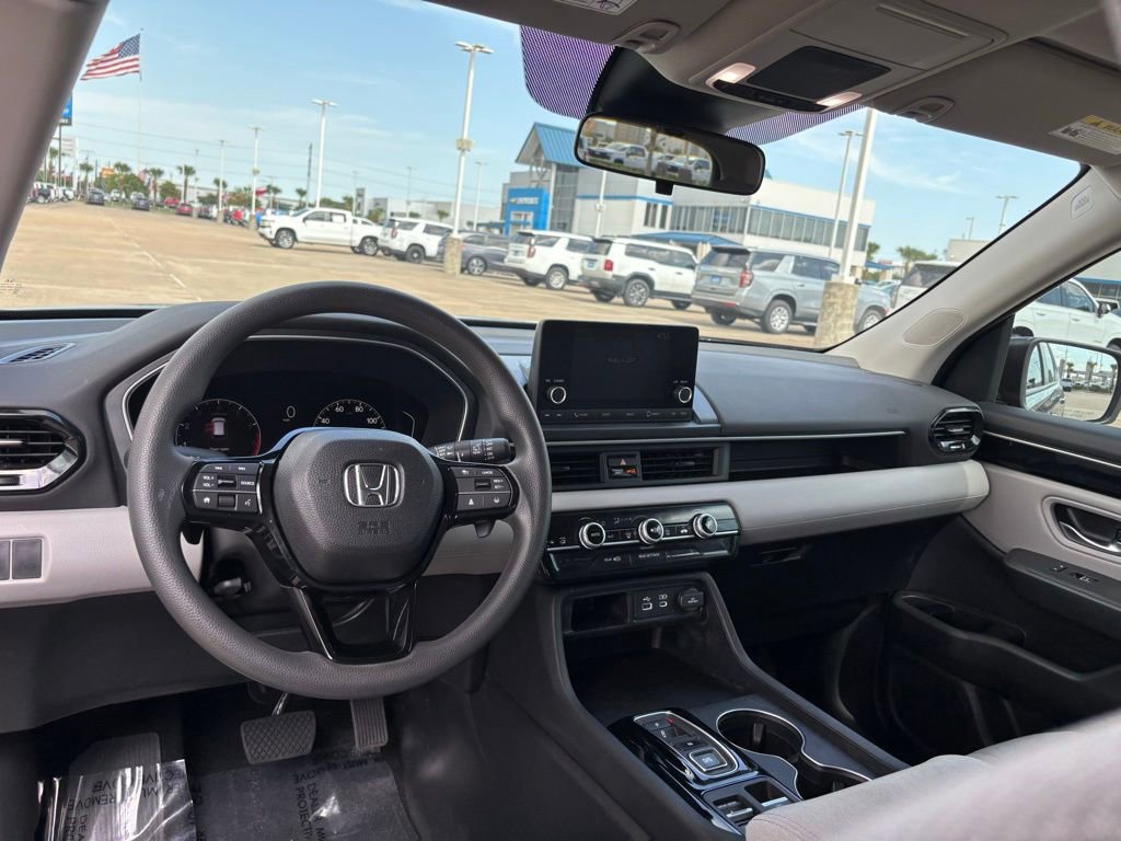 Used 2023 Honda Pilot LX image 15