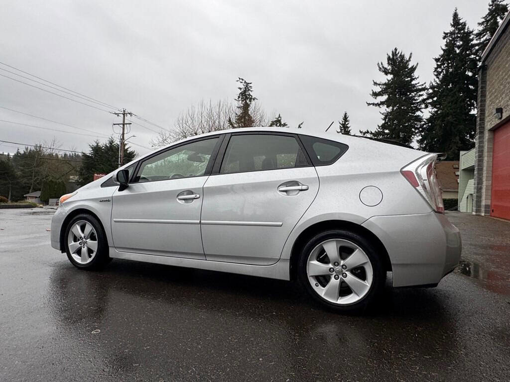 Used 2013 Toyota Prius Five image 8