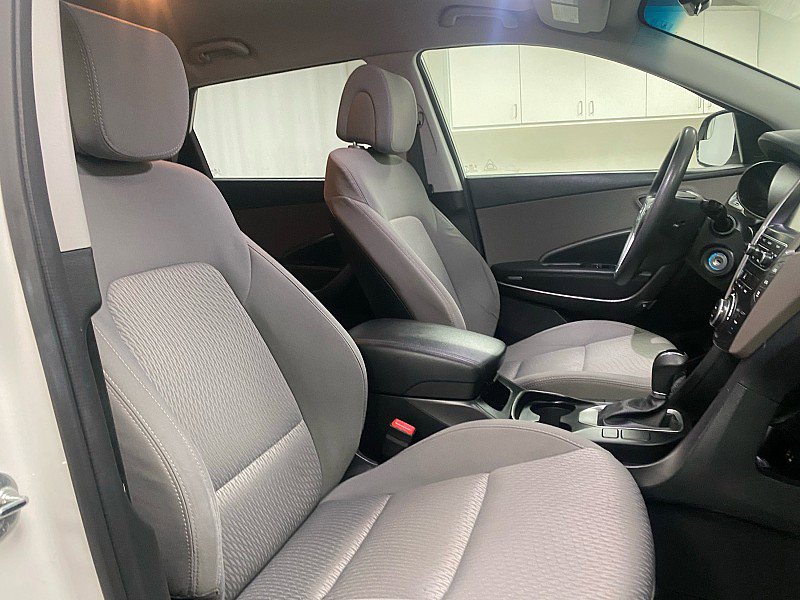 Used 2017 Hyundai Santa Fe SE image 14
