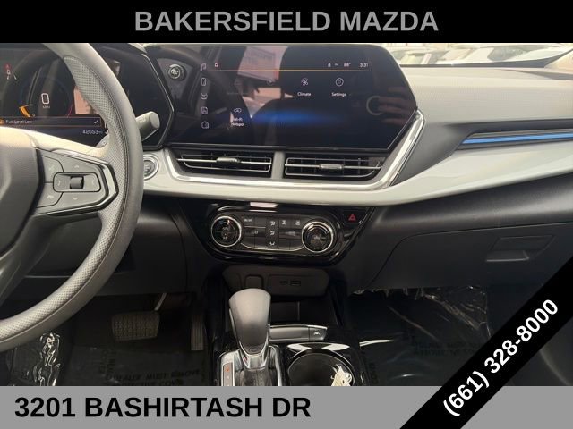 Used 2025 Chevrolet Trax LT FWD image 21
