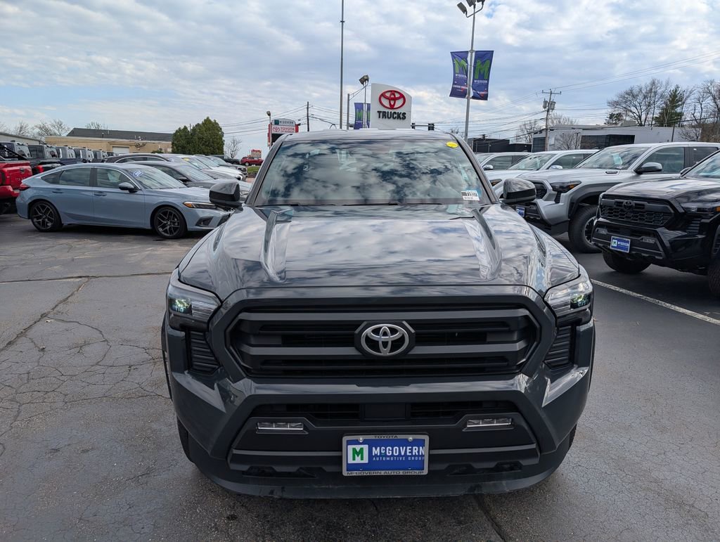 Certified 2024 Toyota Tacoma SR5 AWD/4WD image 11