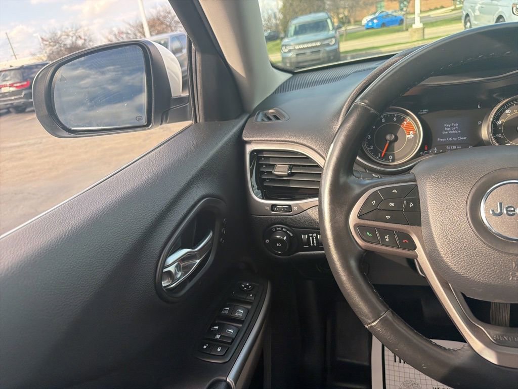 Used 2019 Jeep Cherokee Limited image 4