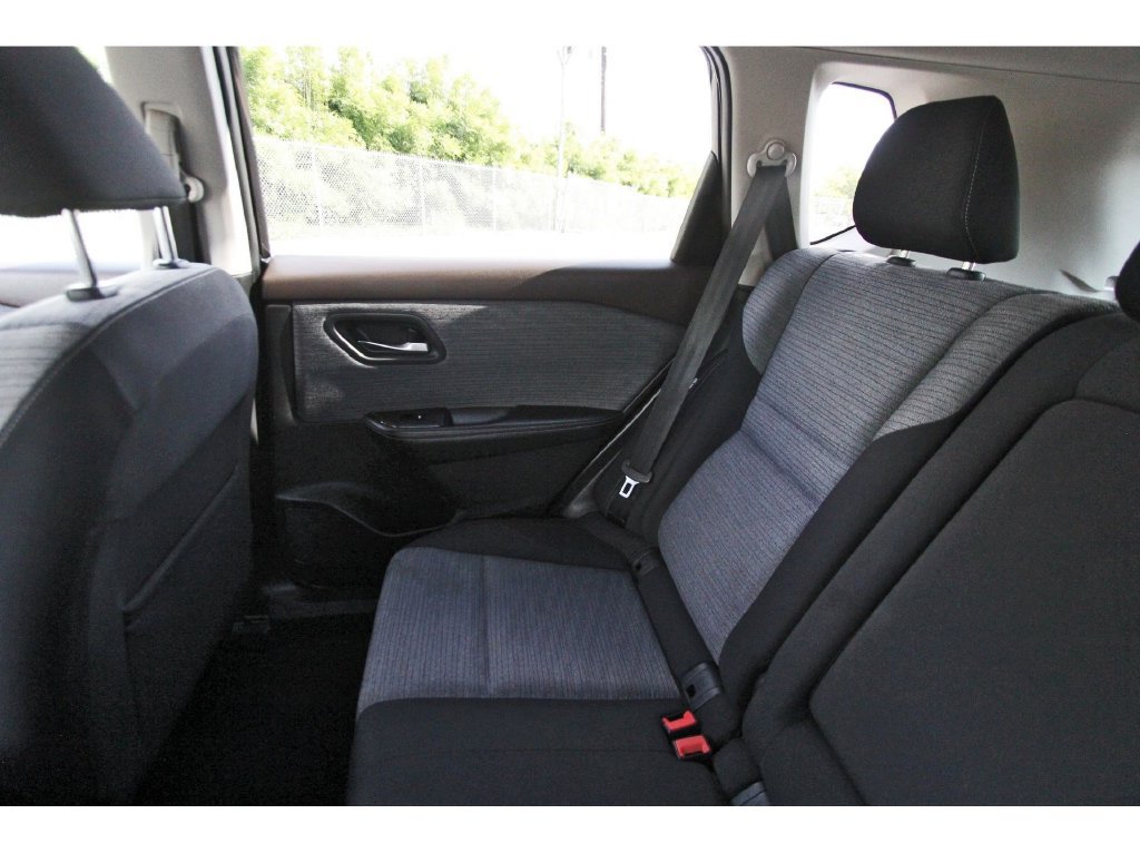 Used 2022 Nissan Rogue SV AWD/4WD image 12