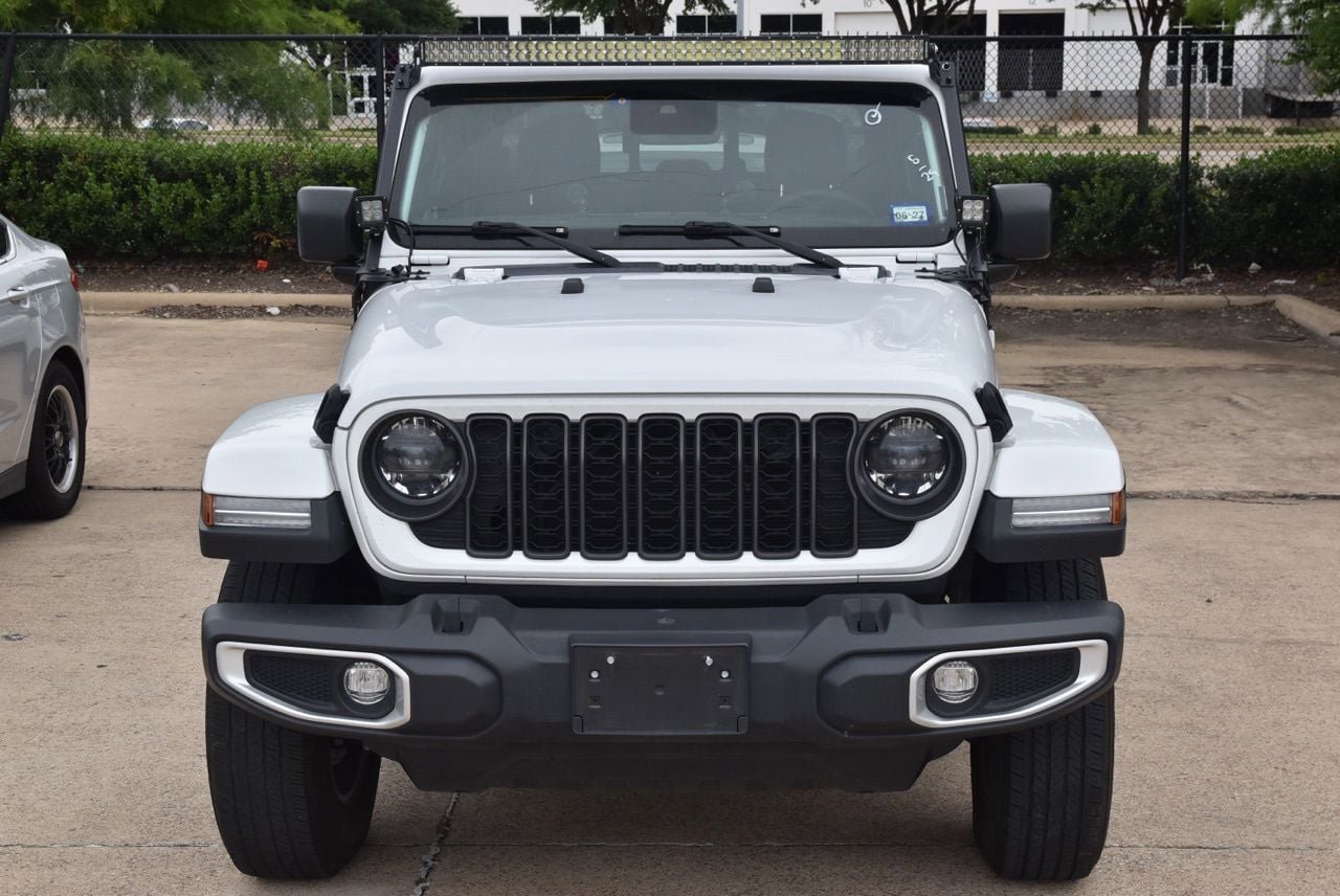 Used 2024 Jeep Gladiator Sport AWD/4WD image 3