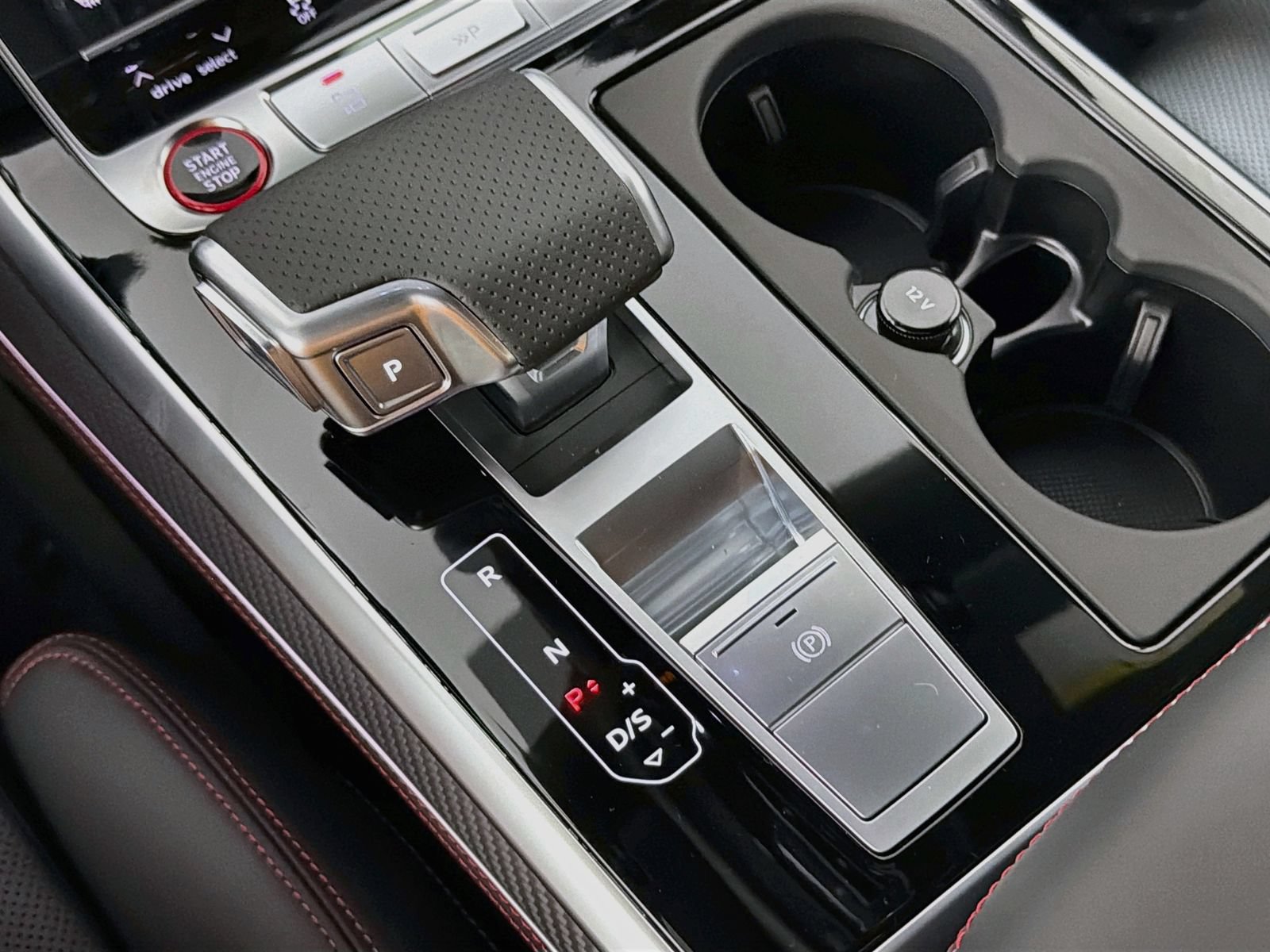 New 2026 Audi SQ8 Prestige AWD/4WD image 17