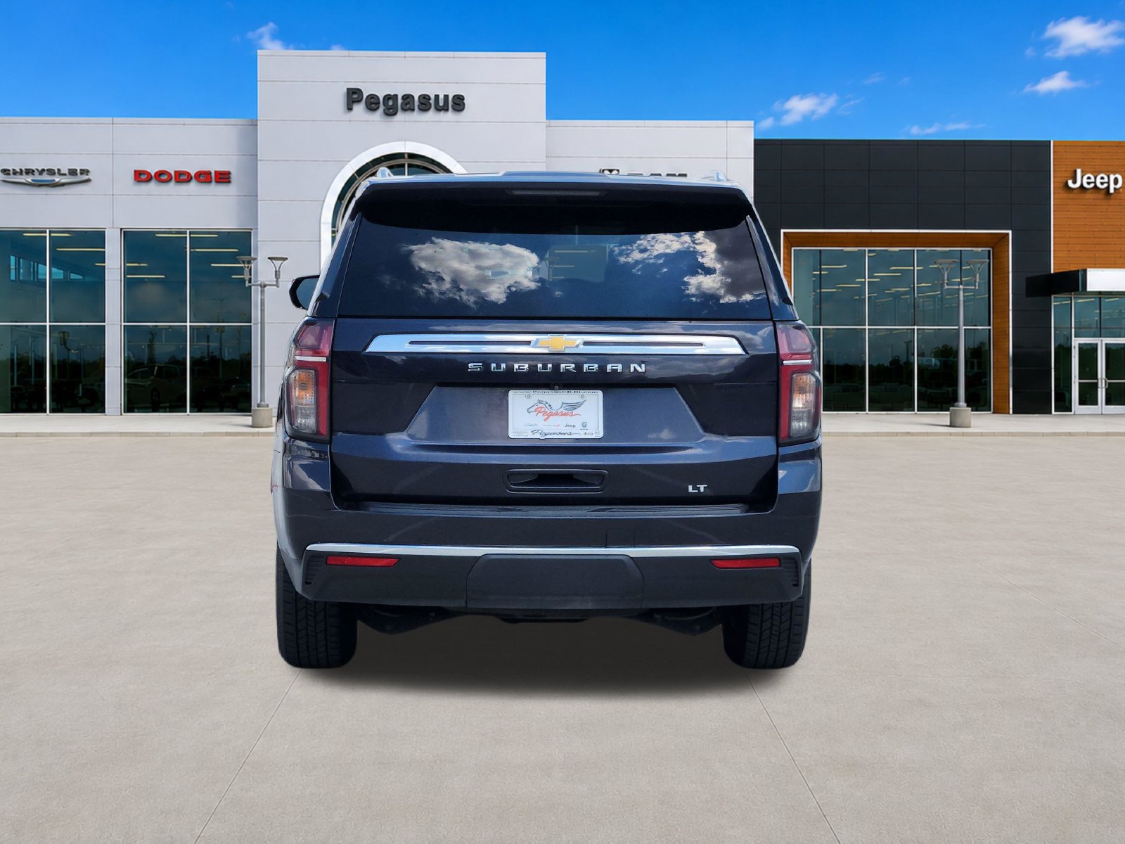 Used 2024 Chevrolet Suburban LT AWD/4WD image 8