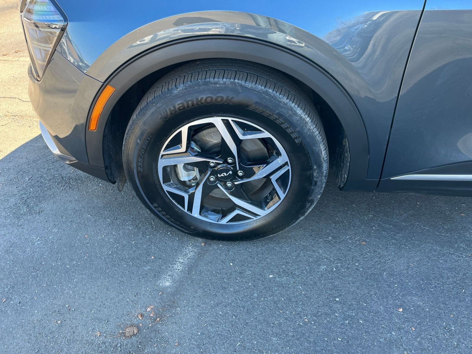 Used 2025 Kia Sportage LX image 29