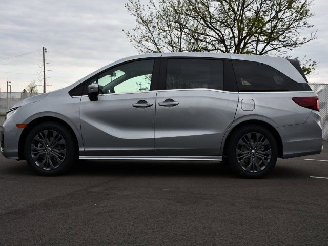 New 2026 Honda Odyssey Touring image 4
