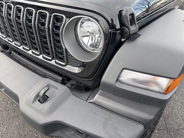 Used 2025 Jeep Wrangler Sport S image 29
