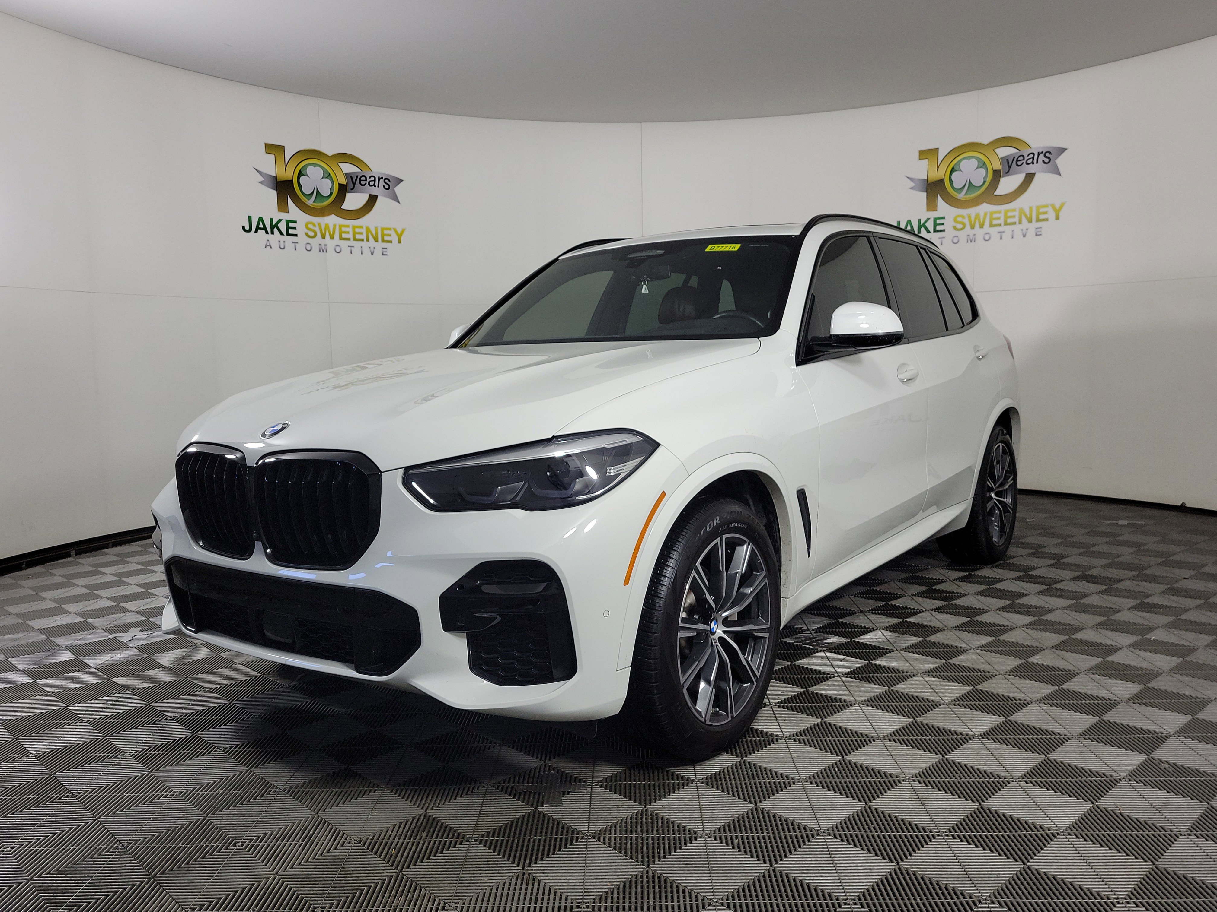 Certified 2022 BMW X5 xDrive40i w/ M Sport Package image 3
