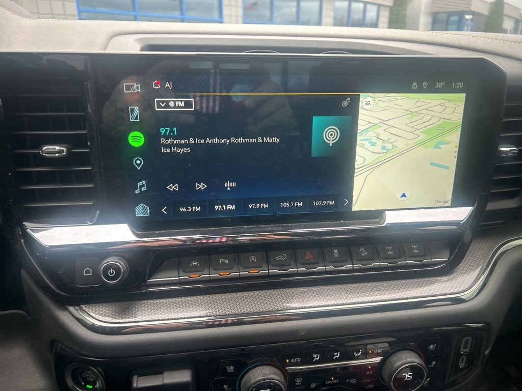 Used 2022 Chevrolet Silverado 1500 ZR2 w/ Technology Package image 2