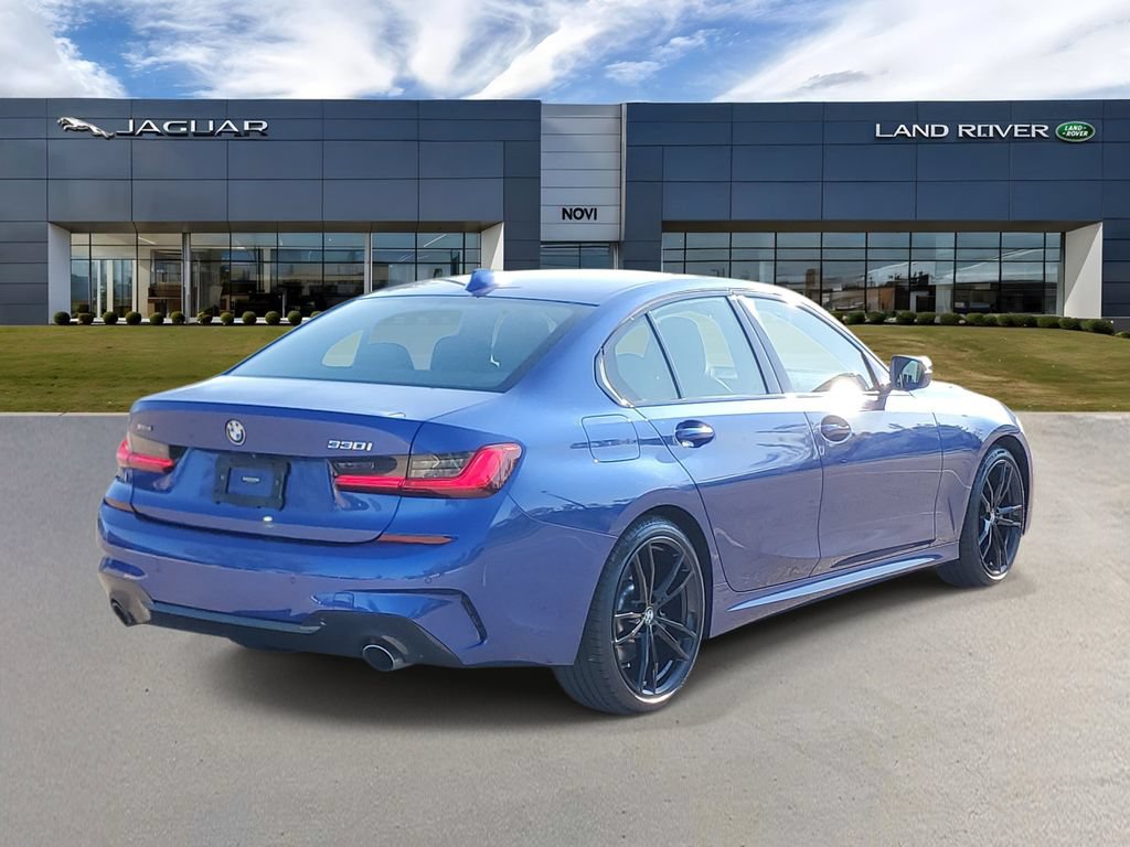 Used 2020 BMW 330i xDrive Sedan w/ Executive Package AWD/4WD image 3