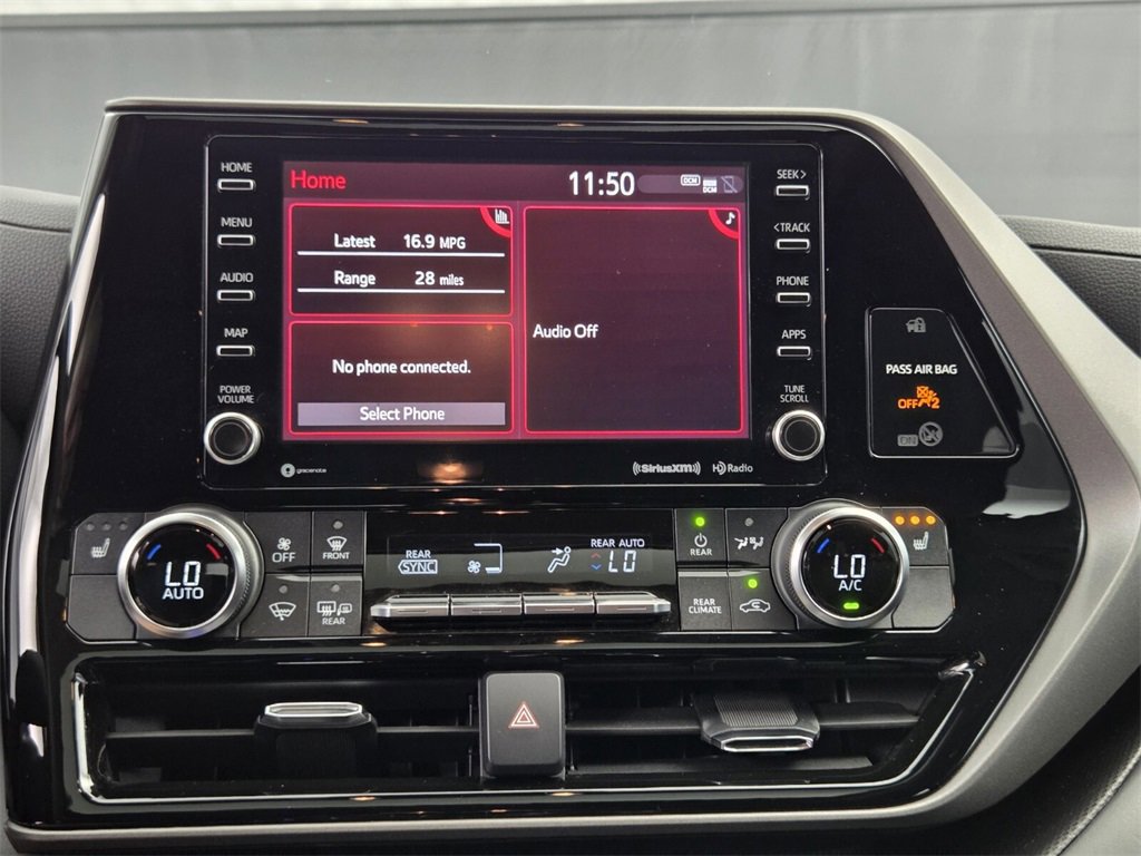 Used 2022 Toyota Highlander XLE image 32