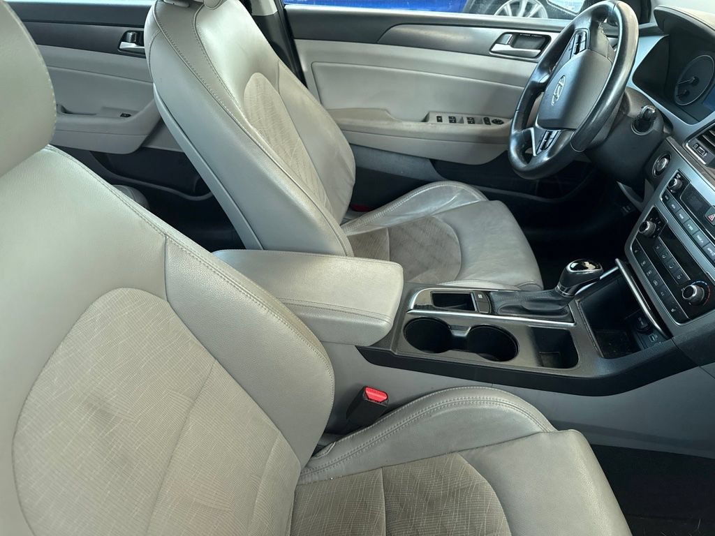 Used 2017 Hyundai Sonata Sport w/ Value Edition Package 02 FWD image 10