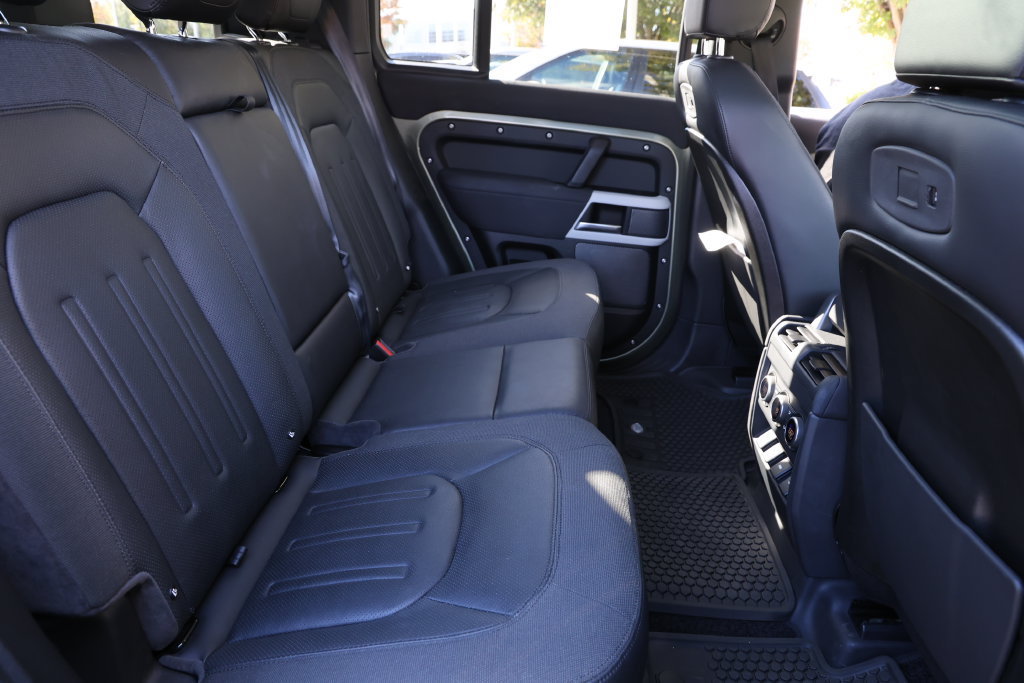 Used 2020 Land Rover Defender 110 SE AWD/4WD image 23