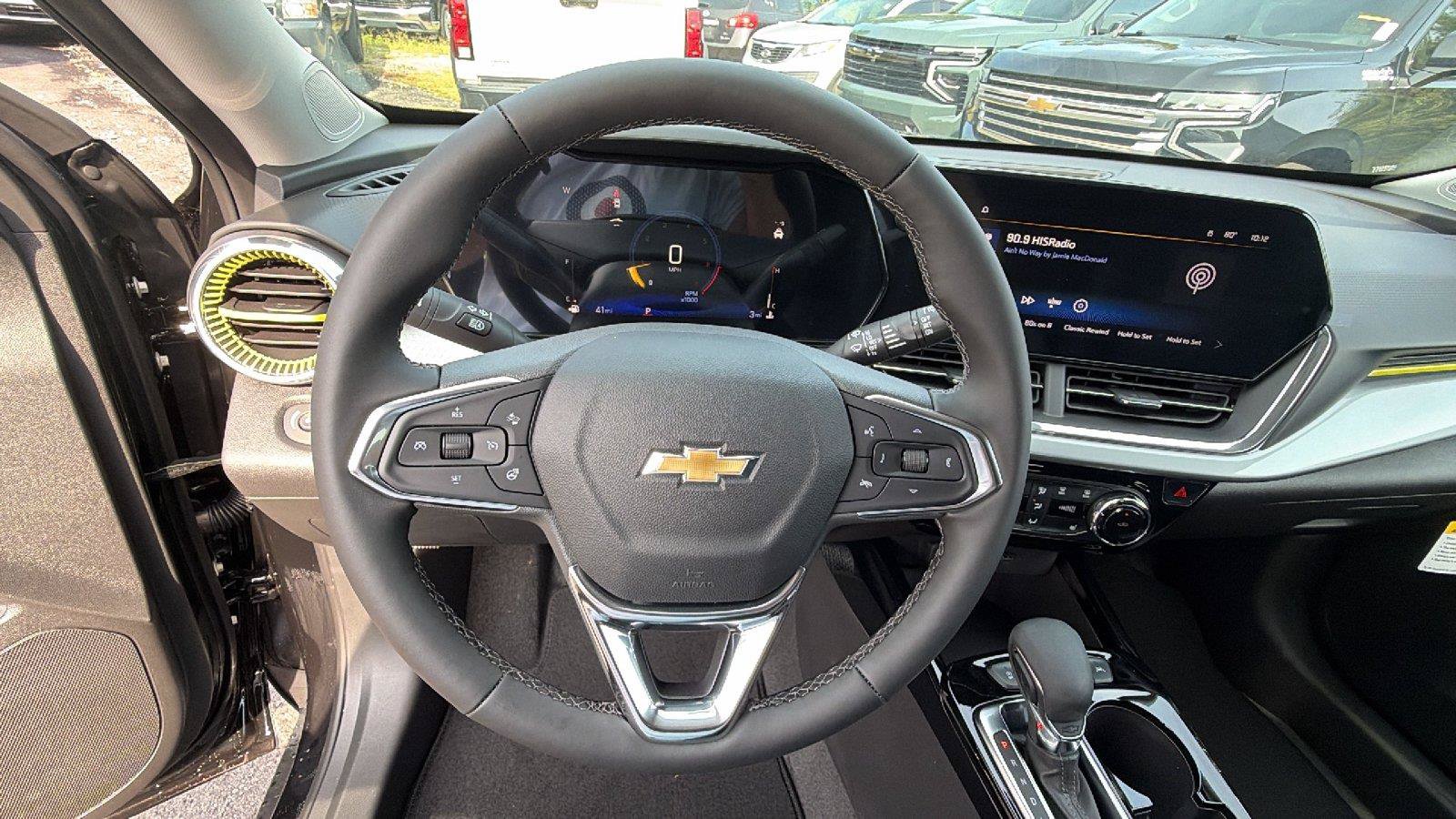 New 2026 Chevrolet Trax LT w/ Driver Confidence Package FWD image 20