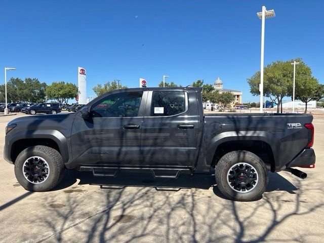 Used 2026 Toyota Tacoma TRD Off-Road AWD/4WD image 8
