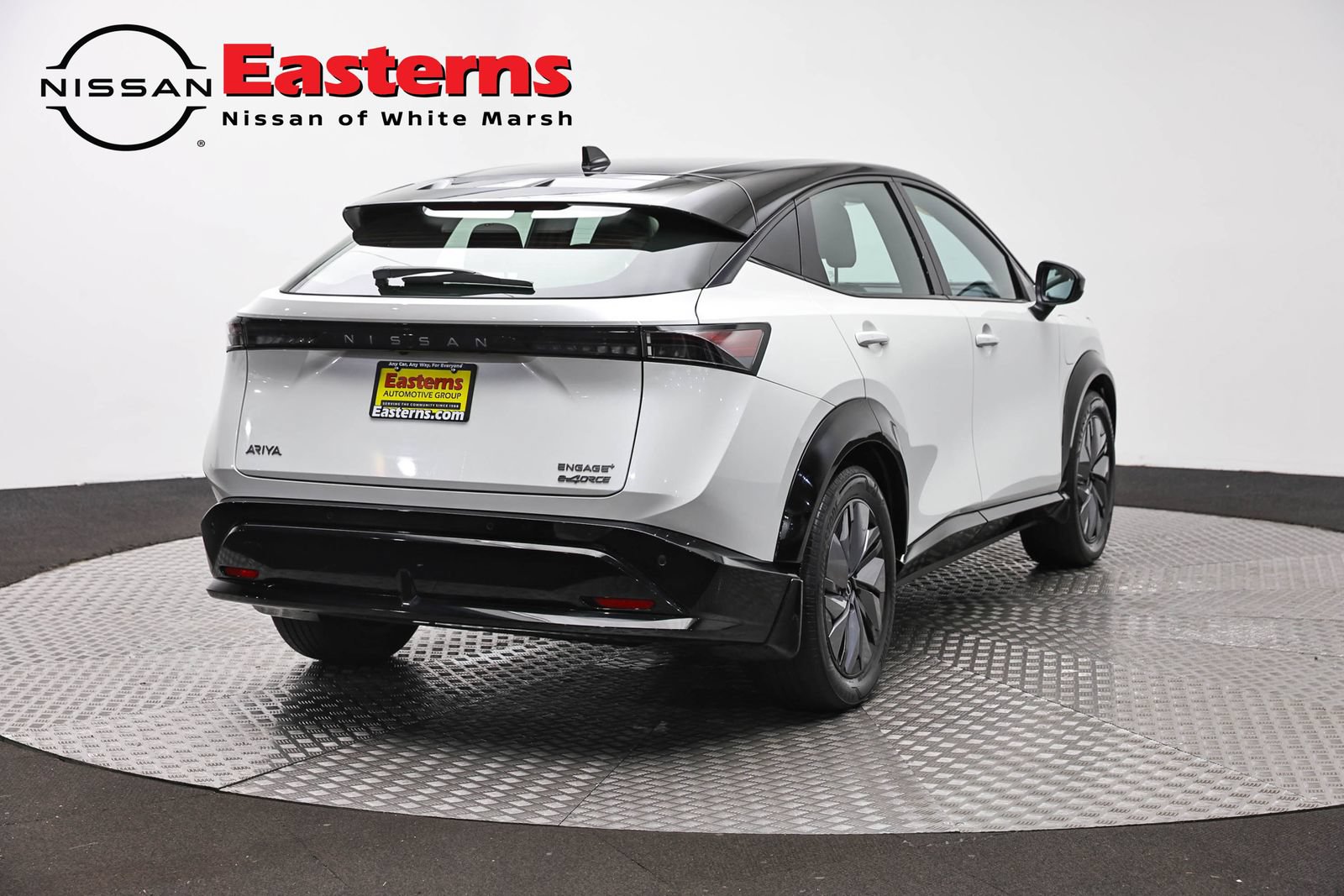 Used 2024 Nissan Ariya AWD image 5