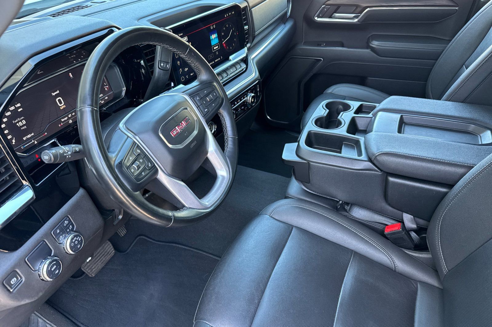 Used 2024 GMC Sierra 1500 SLT image 9