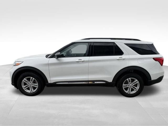 Used 2023 Ford Explorer XLT w/ Equipment Group 202A AWD/4WD image 12