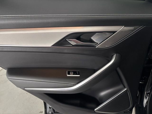 Used 2026 Jaguar F-PACE R-Dynamic S image 27