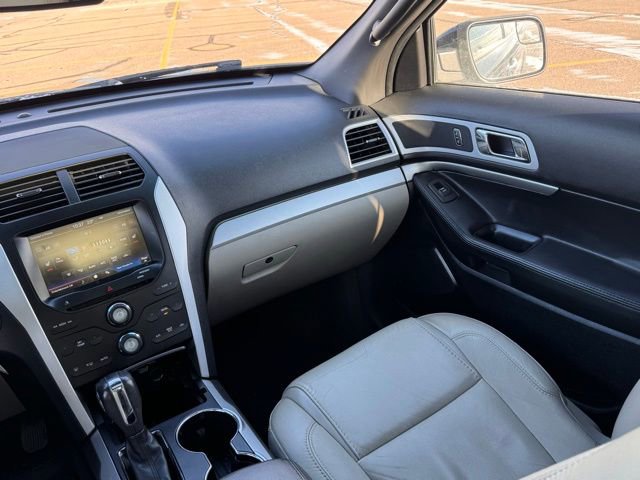 Used 2014 Ford Explorer XLT w/ Equipment Group 202A image 15