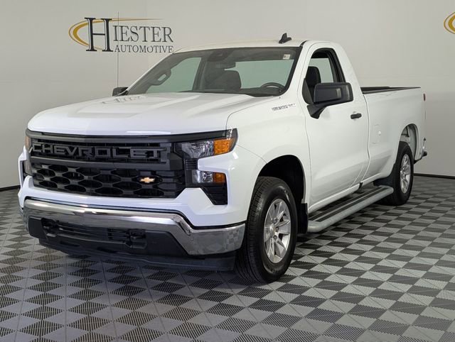 Used 2025 Chevrolet Silverado 1500 W/T image 4