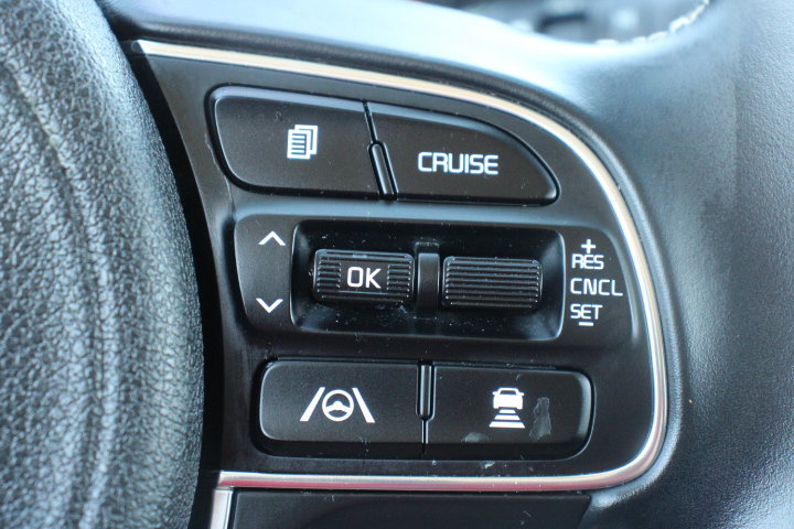 Used 2022 Kia Niro EX FWD image 25