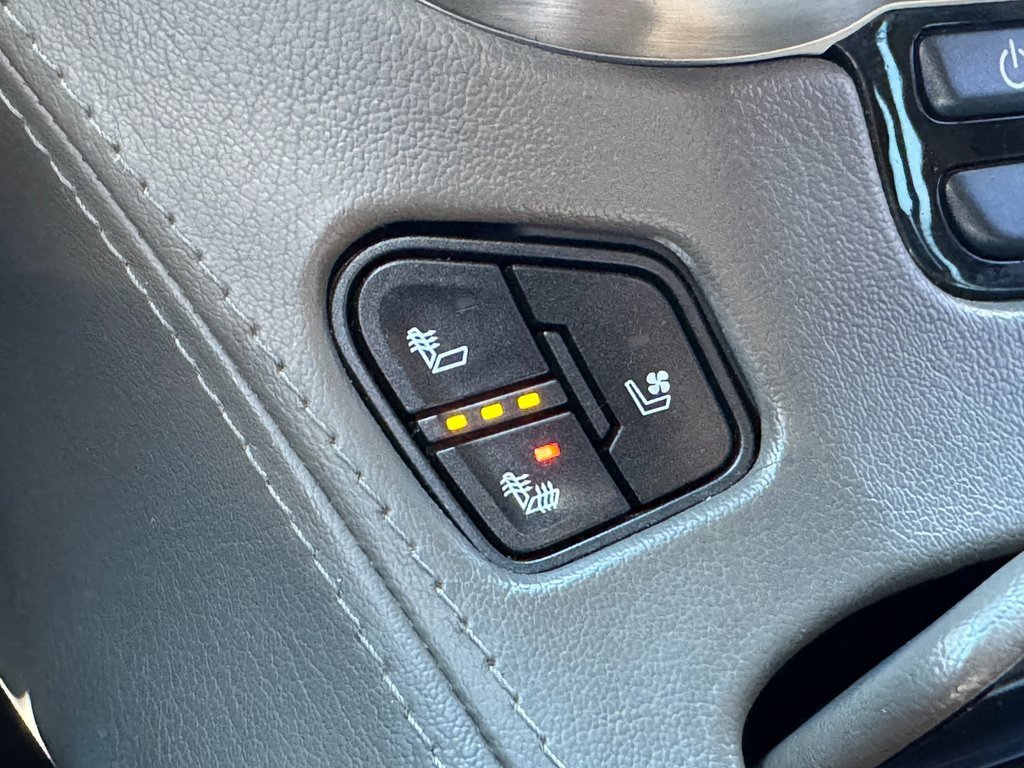 Used 2018 GMC Yukon Denali w/ Denali Ultimate Package image 19