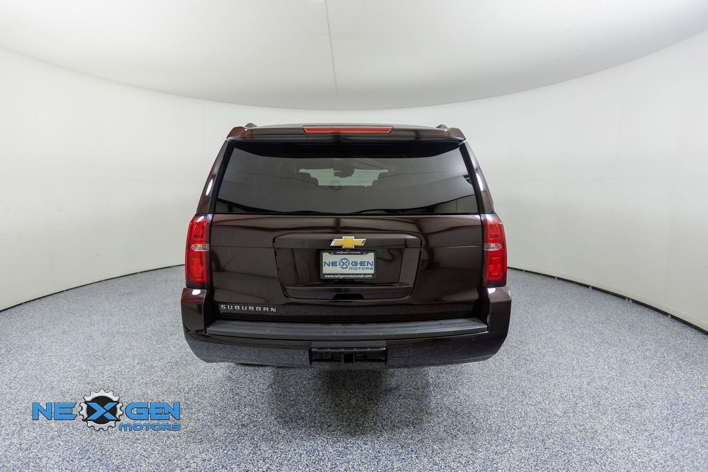 Used 2020 Chevrolet Suburban LT w/ Luxury Package image 6