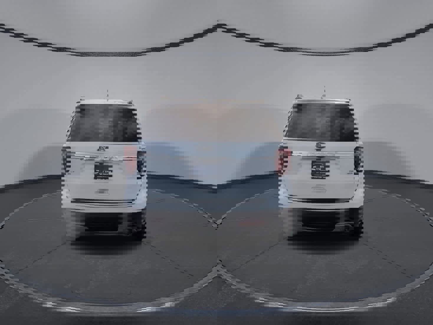 Certified 2018 Ford Explorer XLT w/ Equipment Group 202A image 7