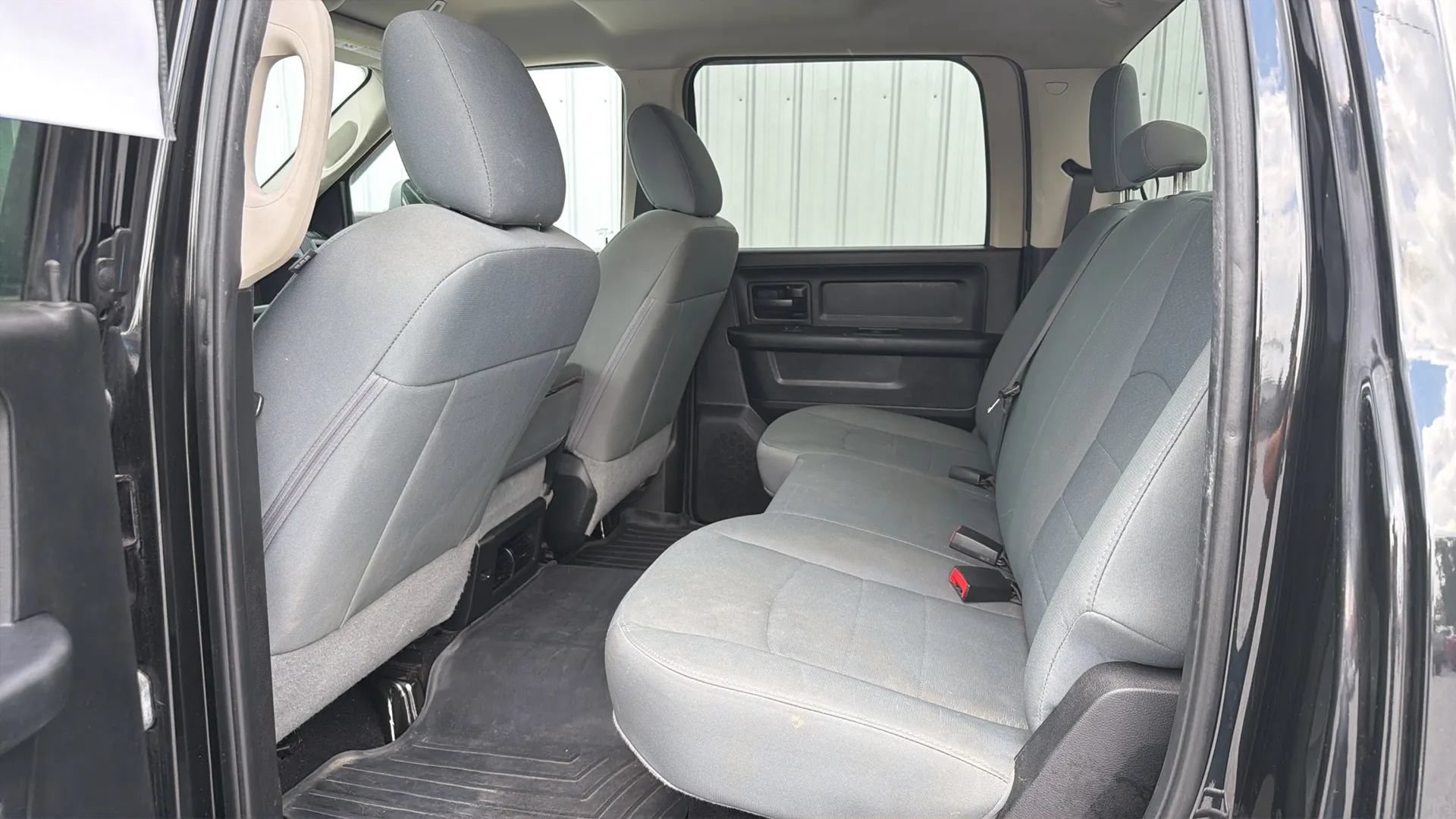 Used 2018 RAM 2500 Tradesman w/ Chrome Appearance Group AWD/4WD image 16